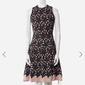 $425 Milly Sleeveless Black Pink Lace Overlay Laser-cut Flouncy Flared Dress S